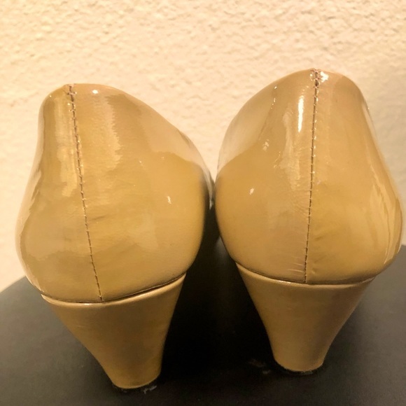 Comfy Me Too cream colored wedges - Picture 7 of 11